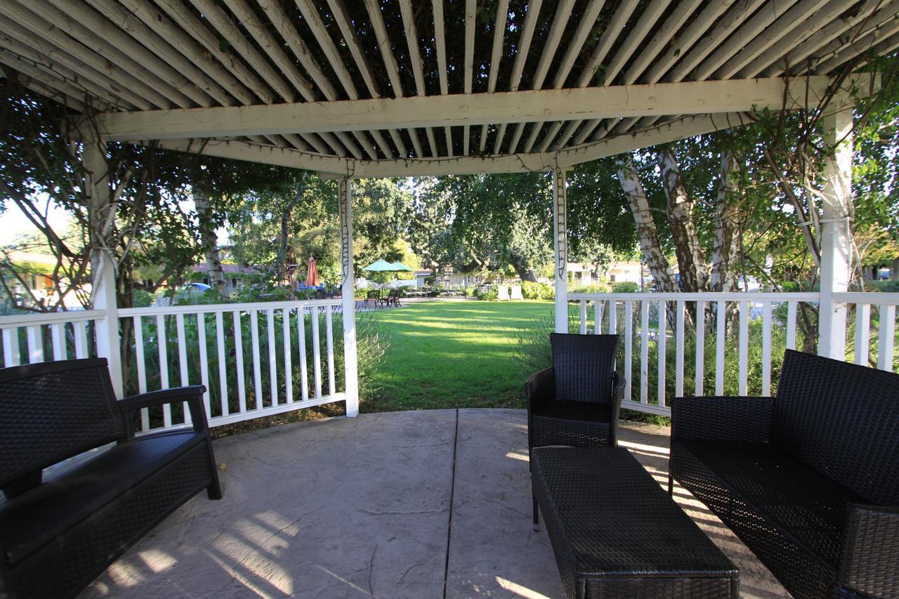 Meadowlark Inn Solvang Buitenkant foto