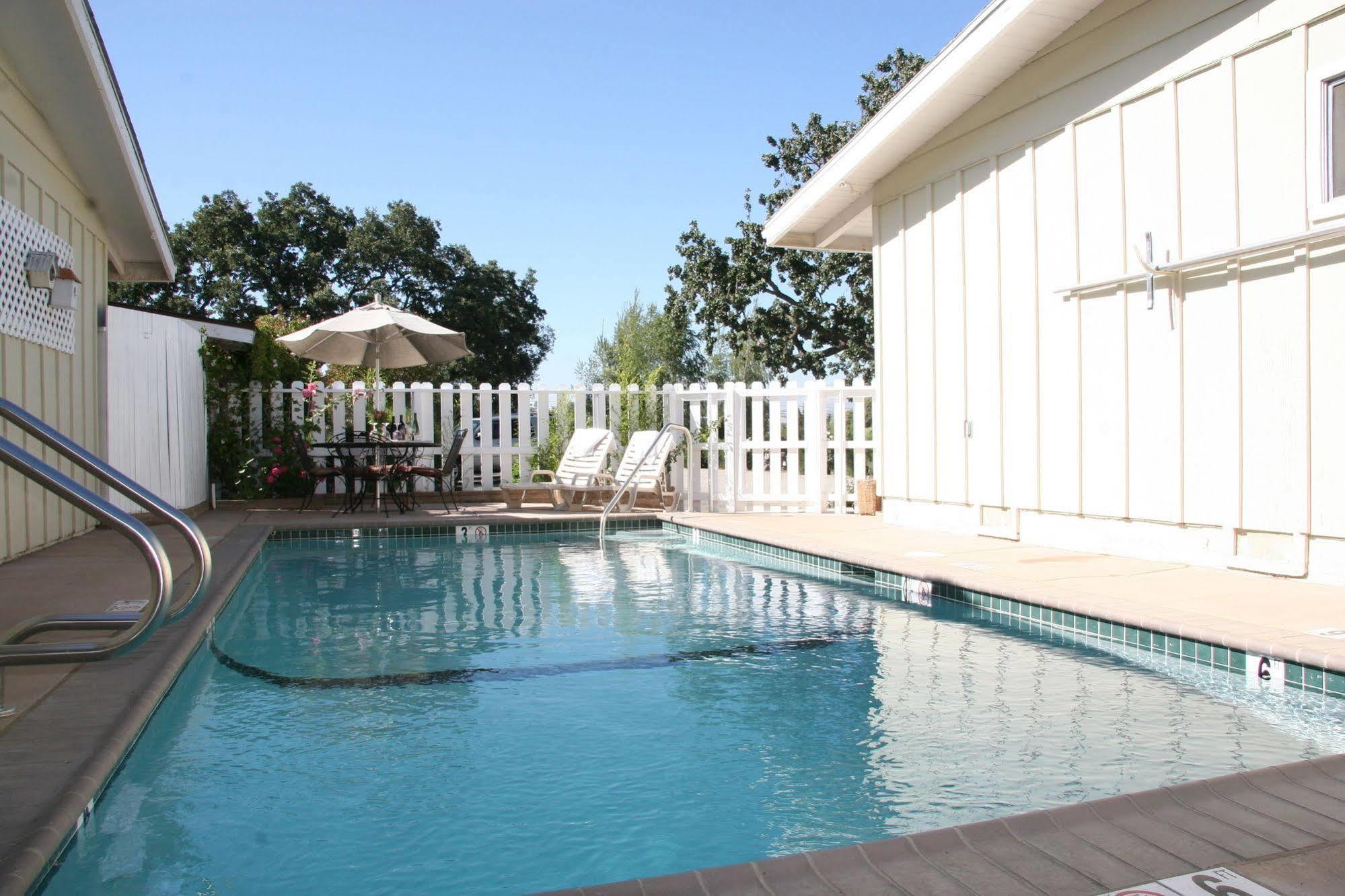 Meadowlark Inn Solvang Buitenkant foto